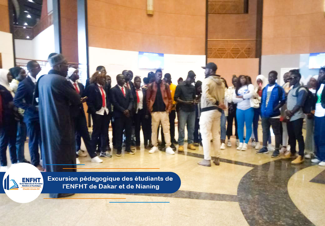 Excursion pédagogique au monument de la Renaissance africaine, musée des civilisations noires et musée des forces armées avec les étudiants de l'ENFHT de Dakar et de Nianing.